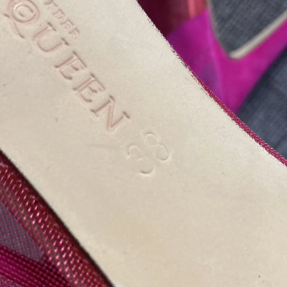 Alexander McQueen Pink orchid suede scalloped mesh heels 38 8 - Picture 9 of 9